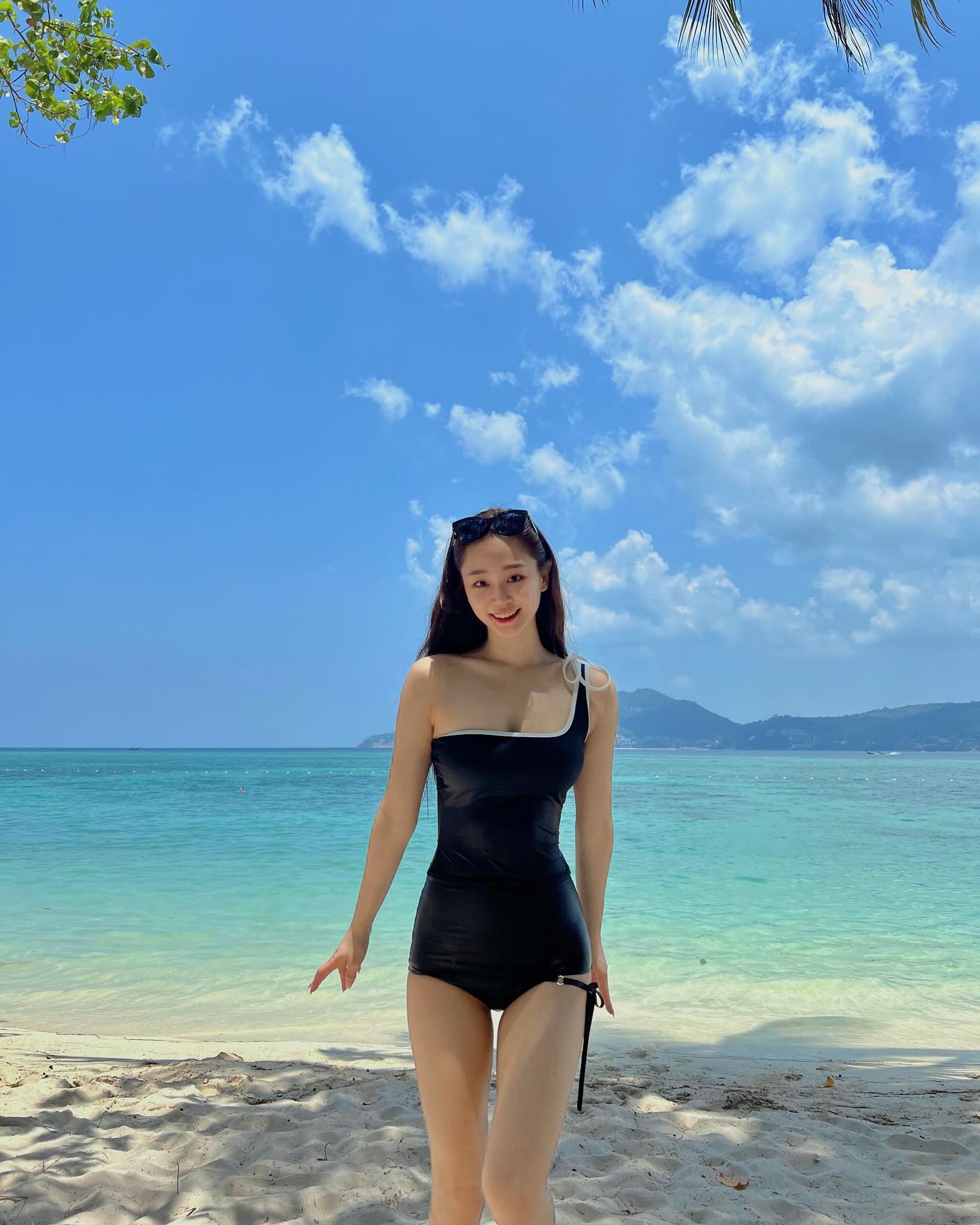 Thiên kim tiểu thư là bạn thân của công chúa Kpop: Visual tri thức nổi bật trong dàn chaebol- Ảnh 8.