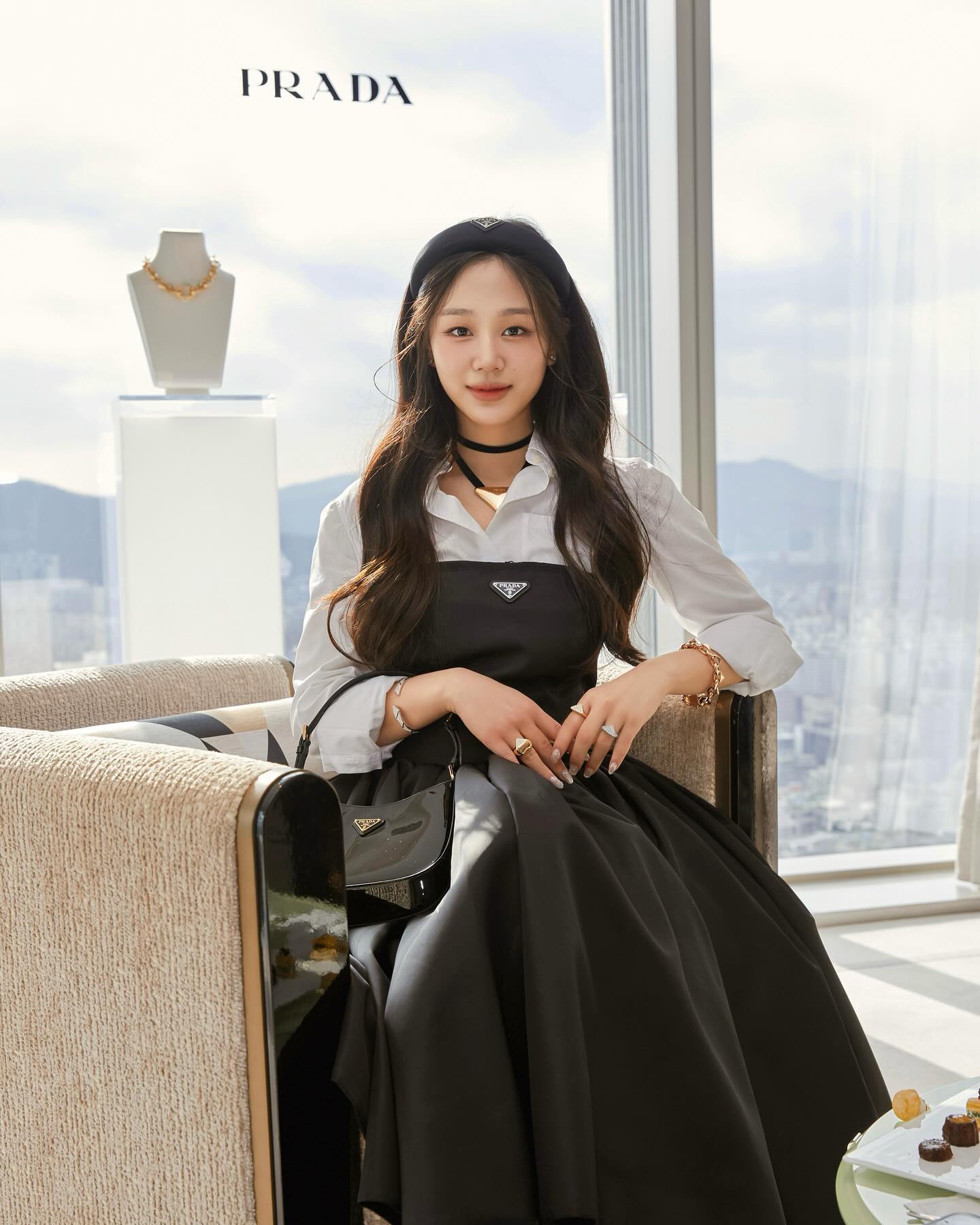 Thiên kim tiểu thư là bạn thân của công chúa Kpop: Visual tri thức nổi bật trong dàn chaebol- Ảnh 13.