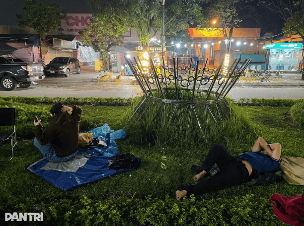 Bo-xay-dung-ra-chi-dao-khan-sau-vu-chen-lan-xep-hang-tu-dem-de-giu-cho-mua-nha-o-xa-hoi-3