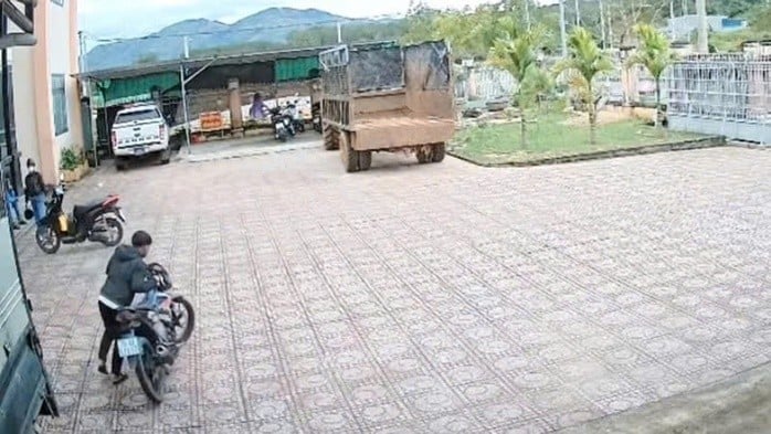 Thanh niên trộm xe máy tại trụ sở công an ở Quảng Ngãi - Ảnh 3.