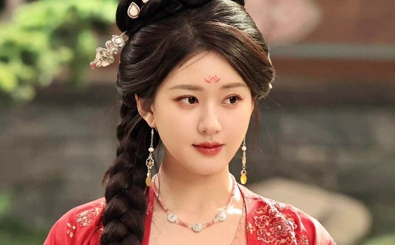 Thế khó của Triệu Lộ Tư trong cuộc chiến với công ty quản lý