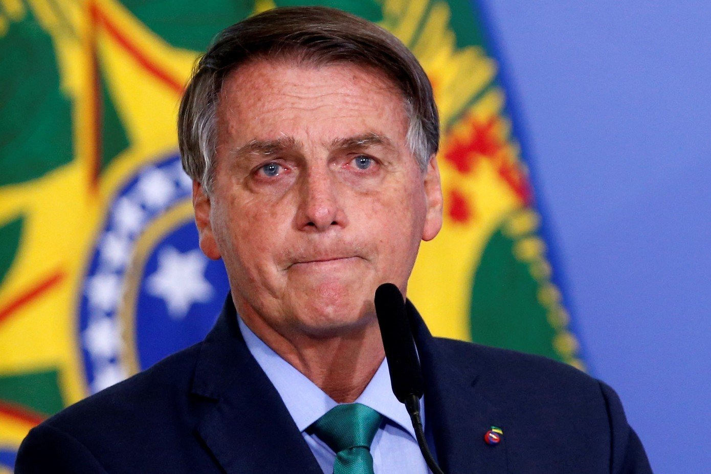 23-1763887578-cuu-tong-thong-brazil-jair-bolsonaro-bi-canh-sat-bat-giu.jpg