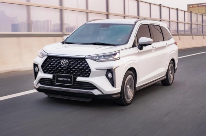 Giá lăn bánh Toyota Veloz Cross cuối tháng 11/2025 ‘rẻ khó cưỡng’, đe dọa hạ gục Mitsubishi Xpander ảnh 2