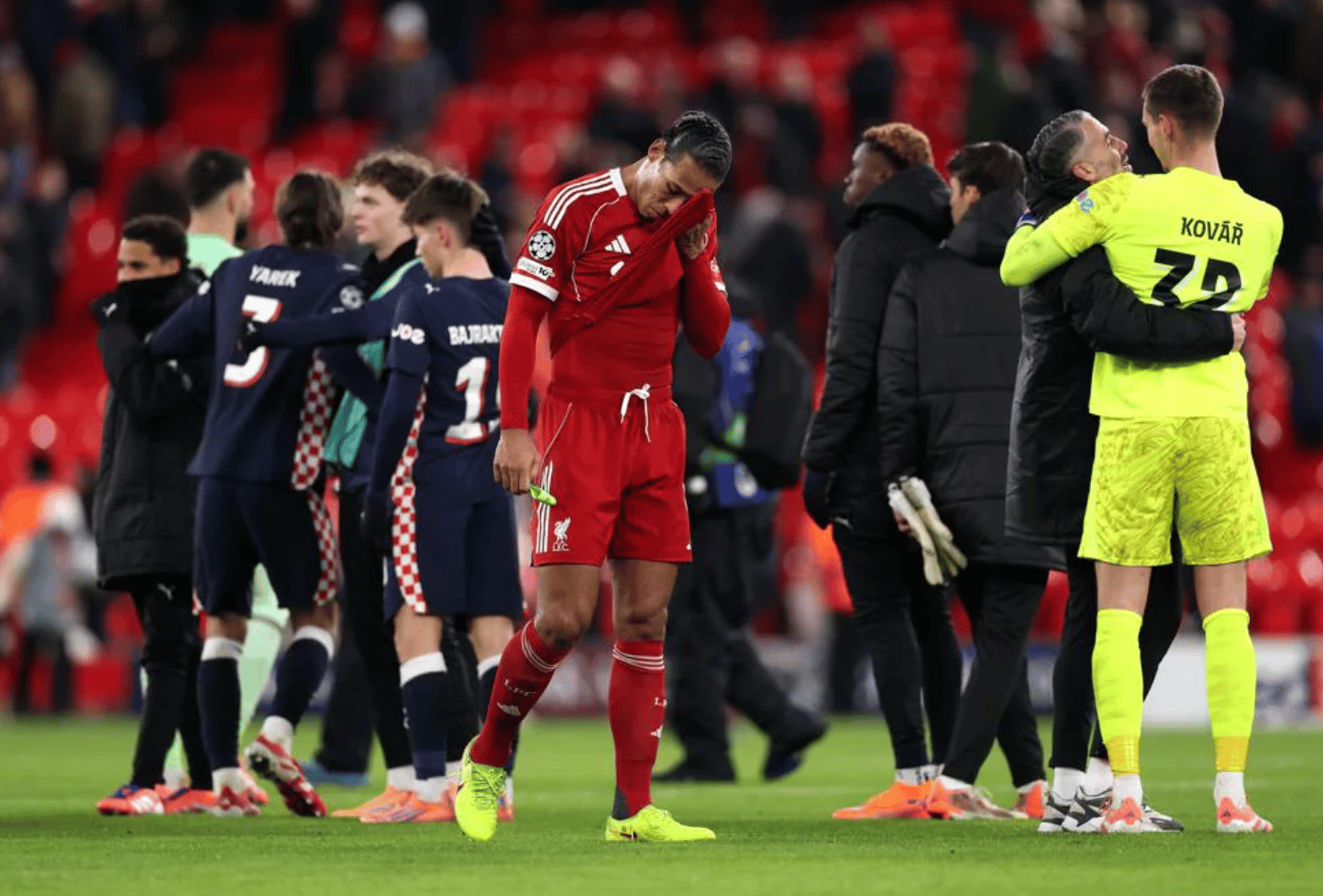 Liverpool thảm bại 1-4, PSV ca khúc khải hoàn tại sân Anfield - Ảnh 5.