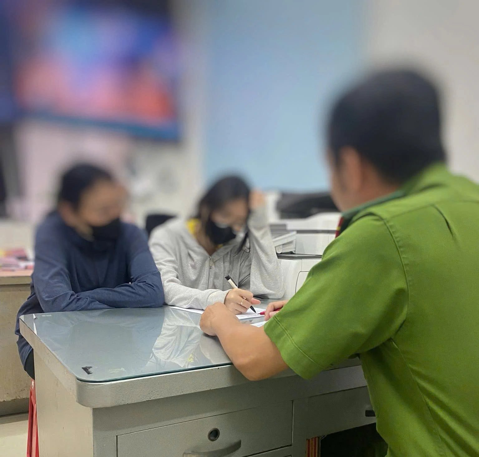 TP.HCM: 2 nữ sinh bị hành hung dã man, 1 em nhập viện cấp cứu- Ảnh 2.