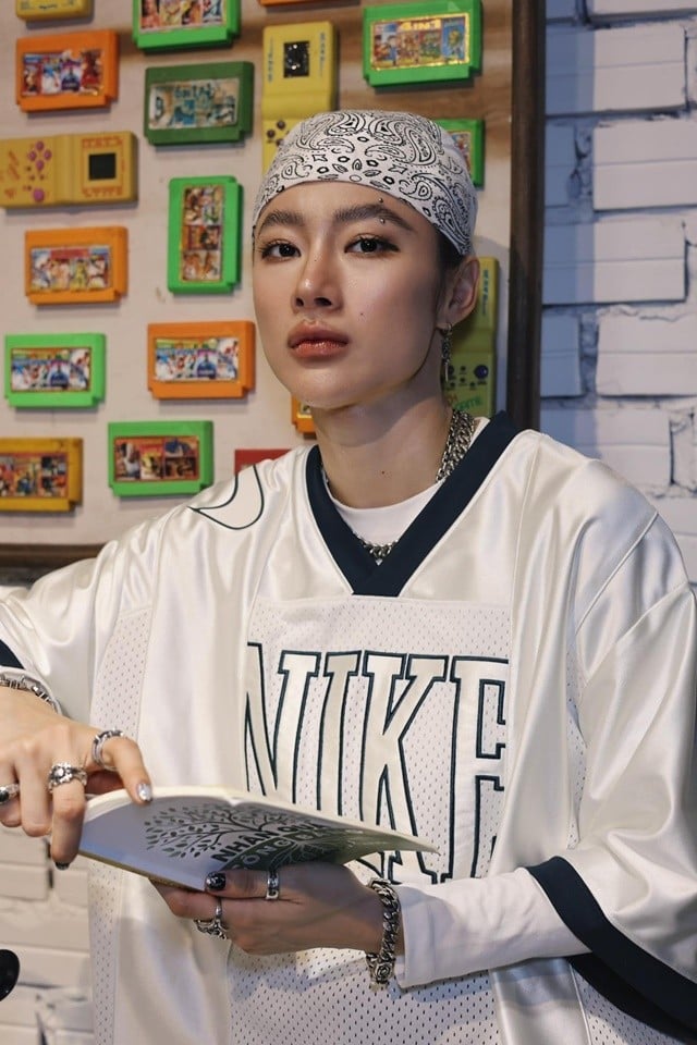 angela-phuong-trinh-4