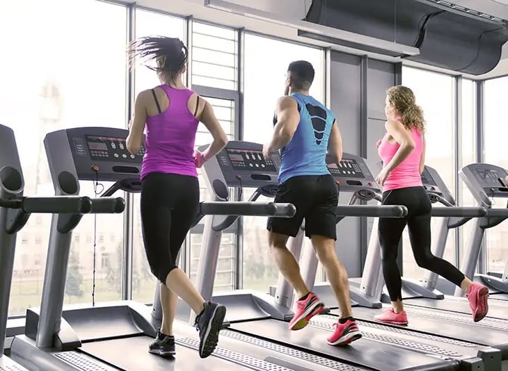 Bài tập chạy bộ 20 phút trên máy giúp tăng cường sức khỏe sau tuổi 50