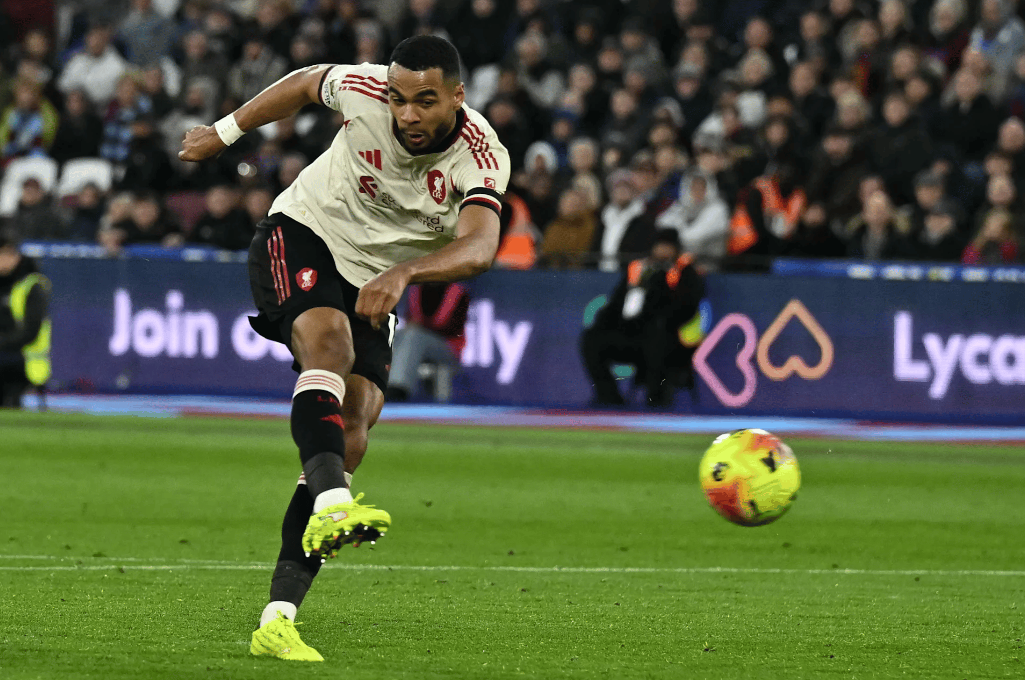 Liverpool đánh sập 