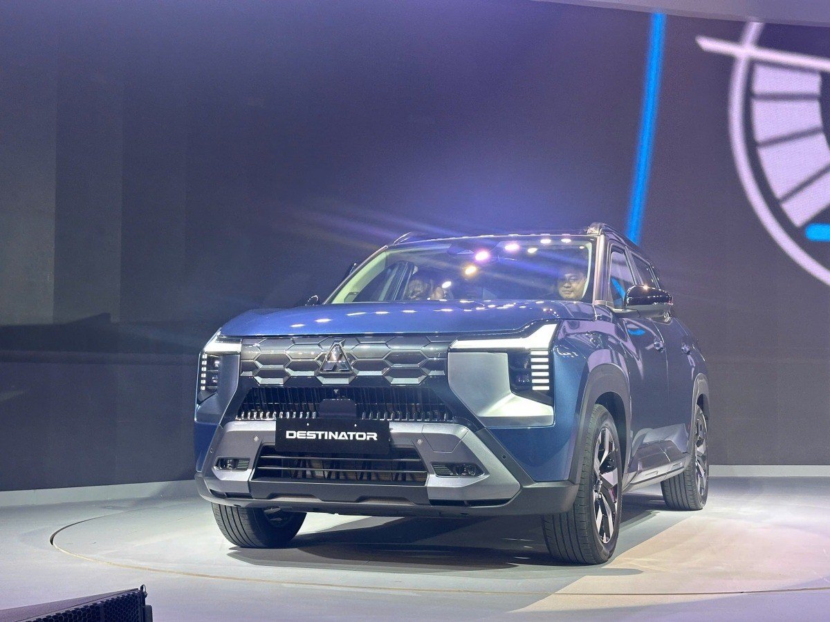 01-1764572375-chinh-thuc-ra-mat-suv-7-cho-mitsubishi-destinator-co-gia-tu-780-trieu-dong-trang-bi-ngap-tran-cong-nghe-an-toan-va-dong-co-turbo.jpg