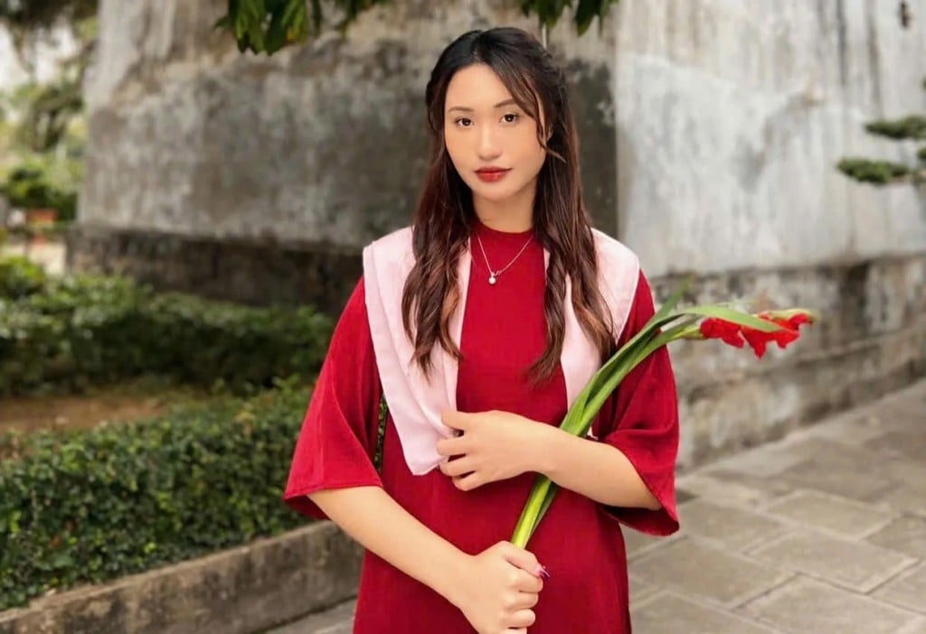 Em Đỗ Thị Phương Anh tốt nghiệp loại xuất sắc Trường Đại học Anh quốc Việt Nam. Ảnh: NVCC