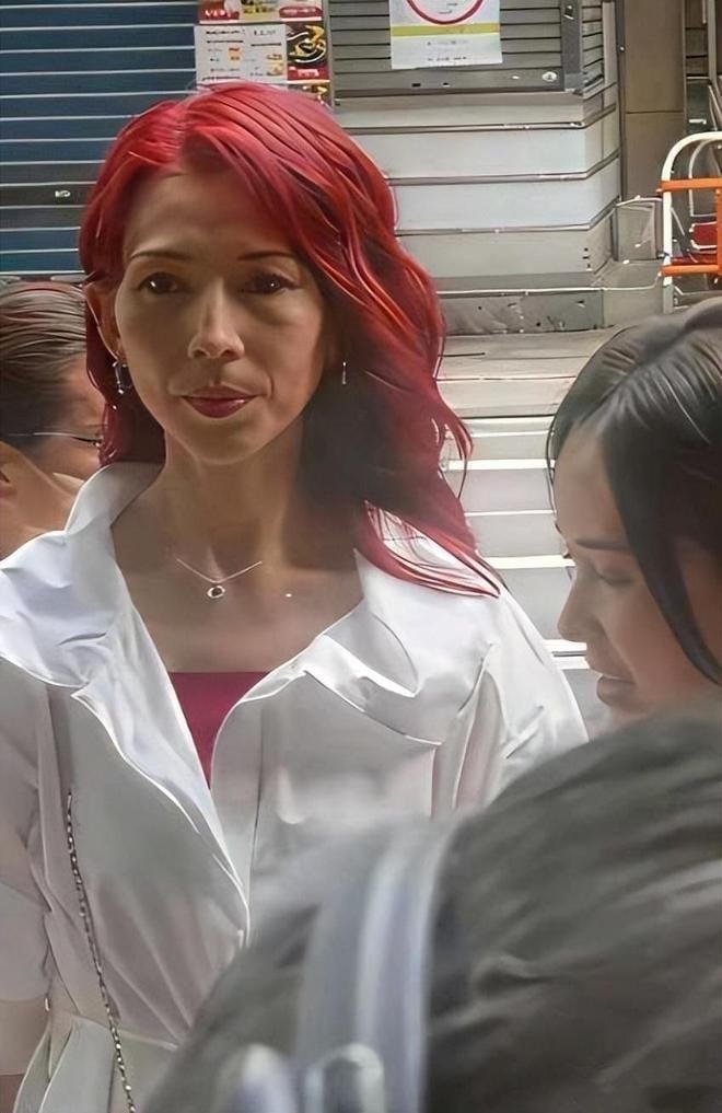 Á hậu làm nhân tình cho đại gia hơn 20 tuổi nay nhan sắc tàn tạ, hốc hác không thể tin- Ảnh 1.