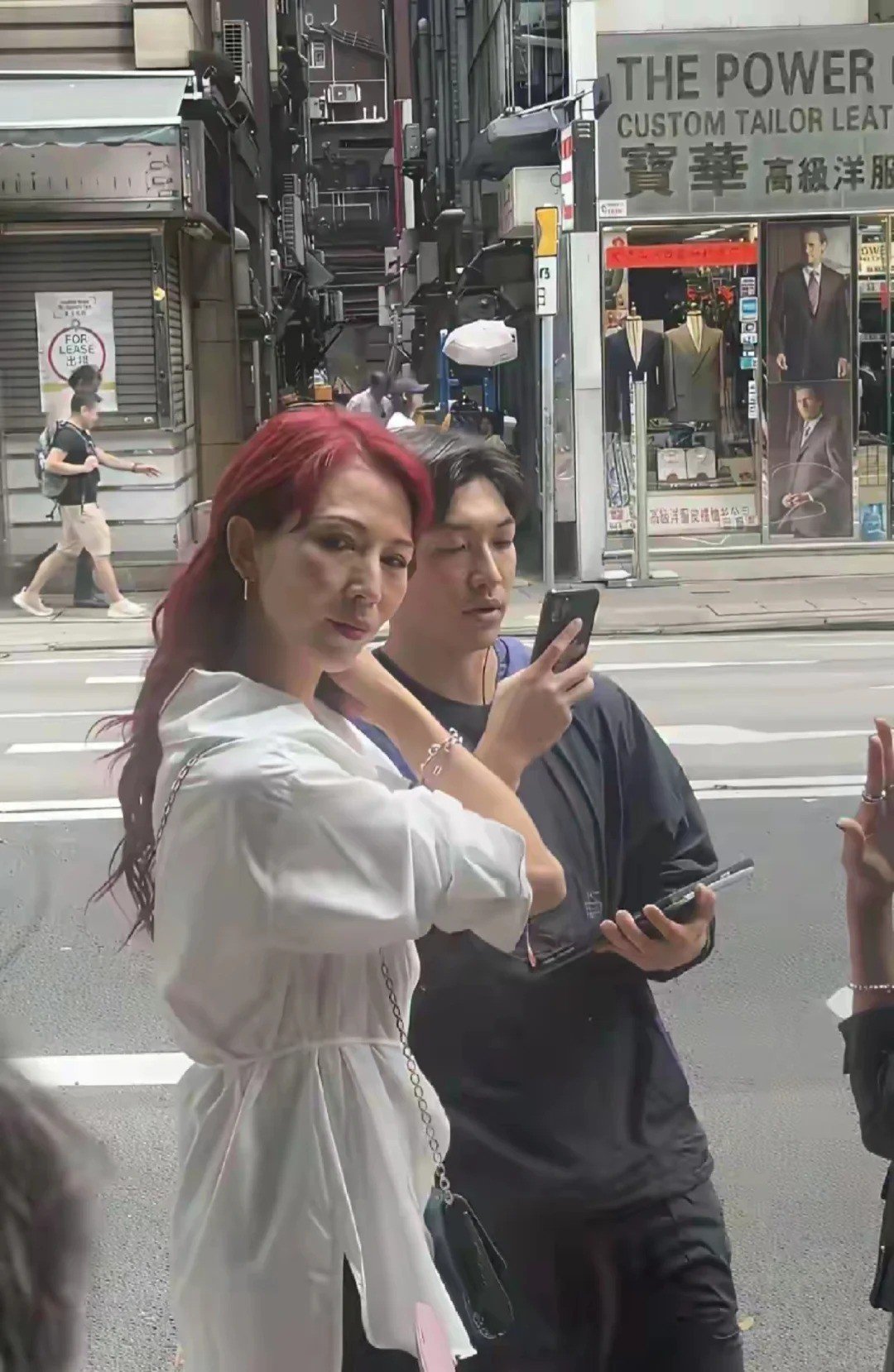 Á hậu làm nhân tình cho đại gia hơn 20 tuổi nay nhan sắc tàn tạ, hốc hác không thể tin- Ảnh 2.