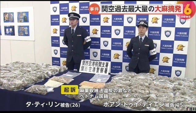 2-co-gai-viet-van-chuyen-31kg-can-sa-1