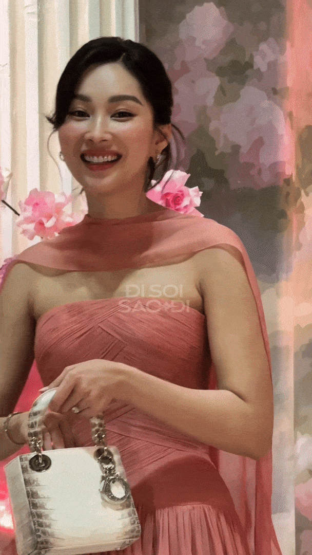 Đặng Thu Thảo hiếm hoi lộ diện trong đám cưới Tiên Nguyễn: Nhan sắc này xứng danh