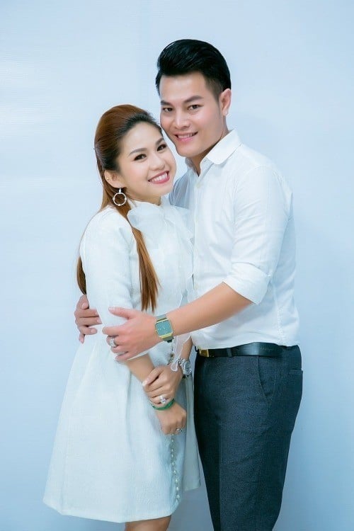 10-1765326796-chong-cu-nu-ca-si-viet-gay-soc-khi-song-chung-voi-tinh-moi-thua-nhan-voi-va-chia-tay-de-ban-gai-co-danh-phan.jpg