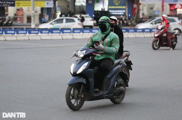 Camera-ai-phat-hien-nhung-loi-ma-nguoi-dieu-khien-oto-xe-may-lau-nay-van-hon-nhien-mac-phai-3