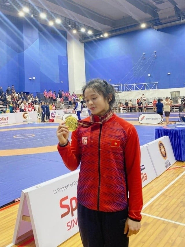 3-chi-em-tham-du-seagames-11