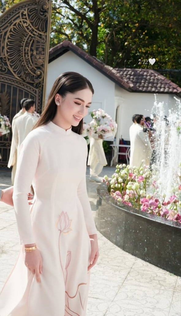 3 năm yêu con trai tỷ phú Johnathan Hạnh Nguyễn, thân thế của cô gái này vẫn là bí ẩn lớn!- Ảnh 2.