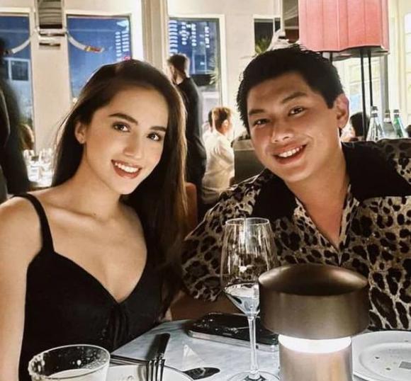 3 năm yêu con trai tỷ phú Johnathan Hạnh Nguyễn, thân thế của cô gái này vẫn là bí ẩn lớn!- Ảnh 7.