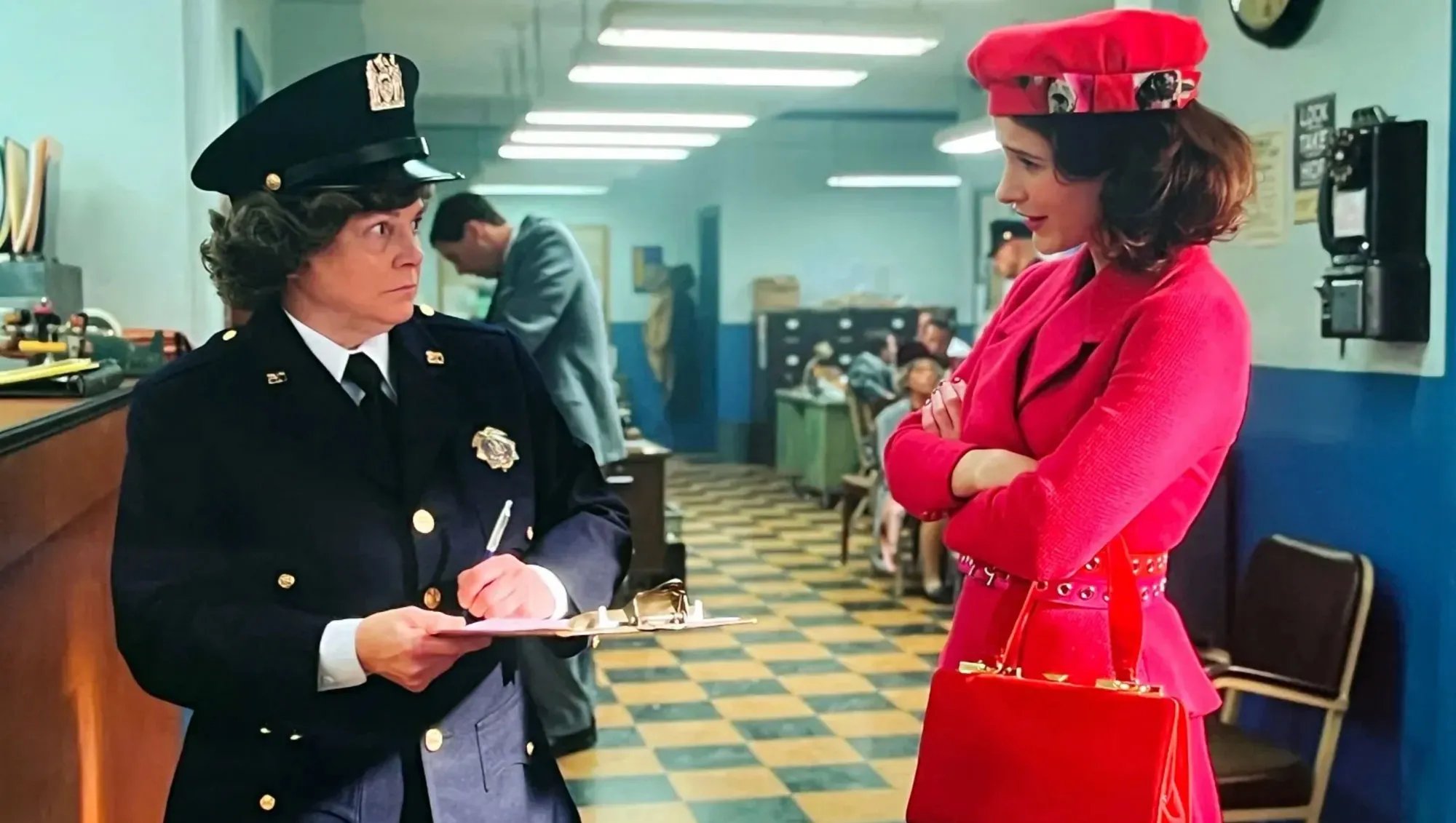 Clip: Nữ diễn viên nổi tiếng bị xe tông chết khi đang đi bộ trên đường- Ảnh 3.