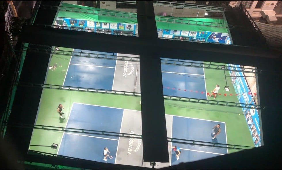12-1765510951-tieng-poc-poc-pickleball-noi-am-anh-tra-tan-tinh-than-cu-dan-ha-noi.jpg