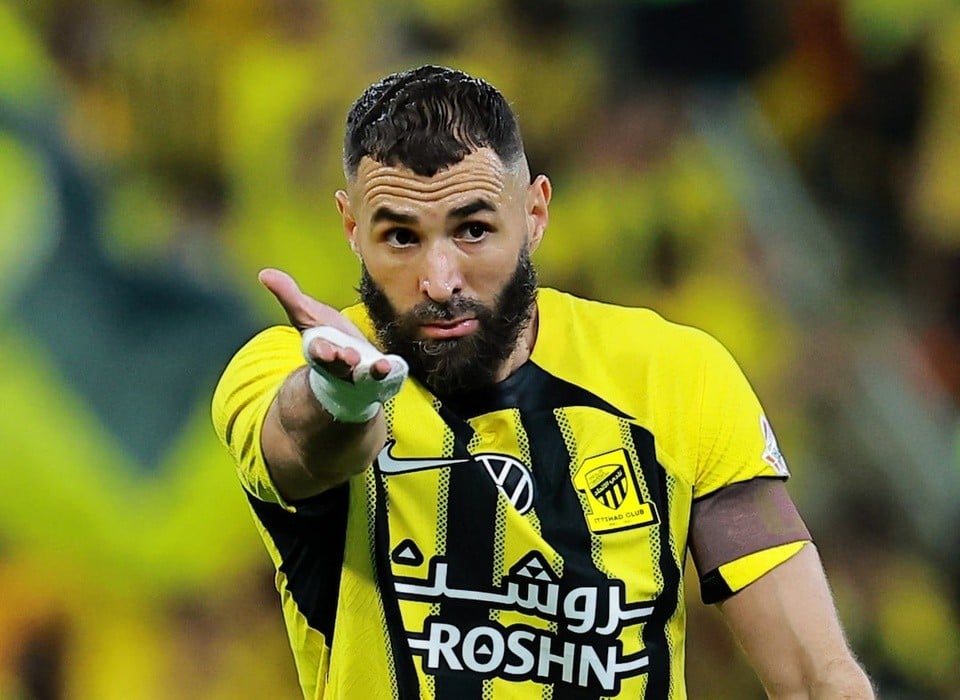 12-1765513882-karim-benzema-tu-bo-thu-nhap-khung-o-saudi-arabia-tim-duong-tro-lai-chau-au.jpg