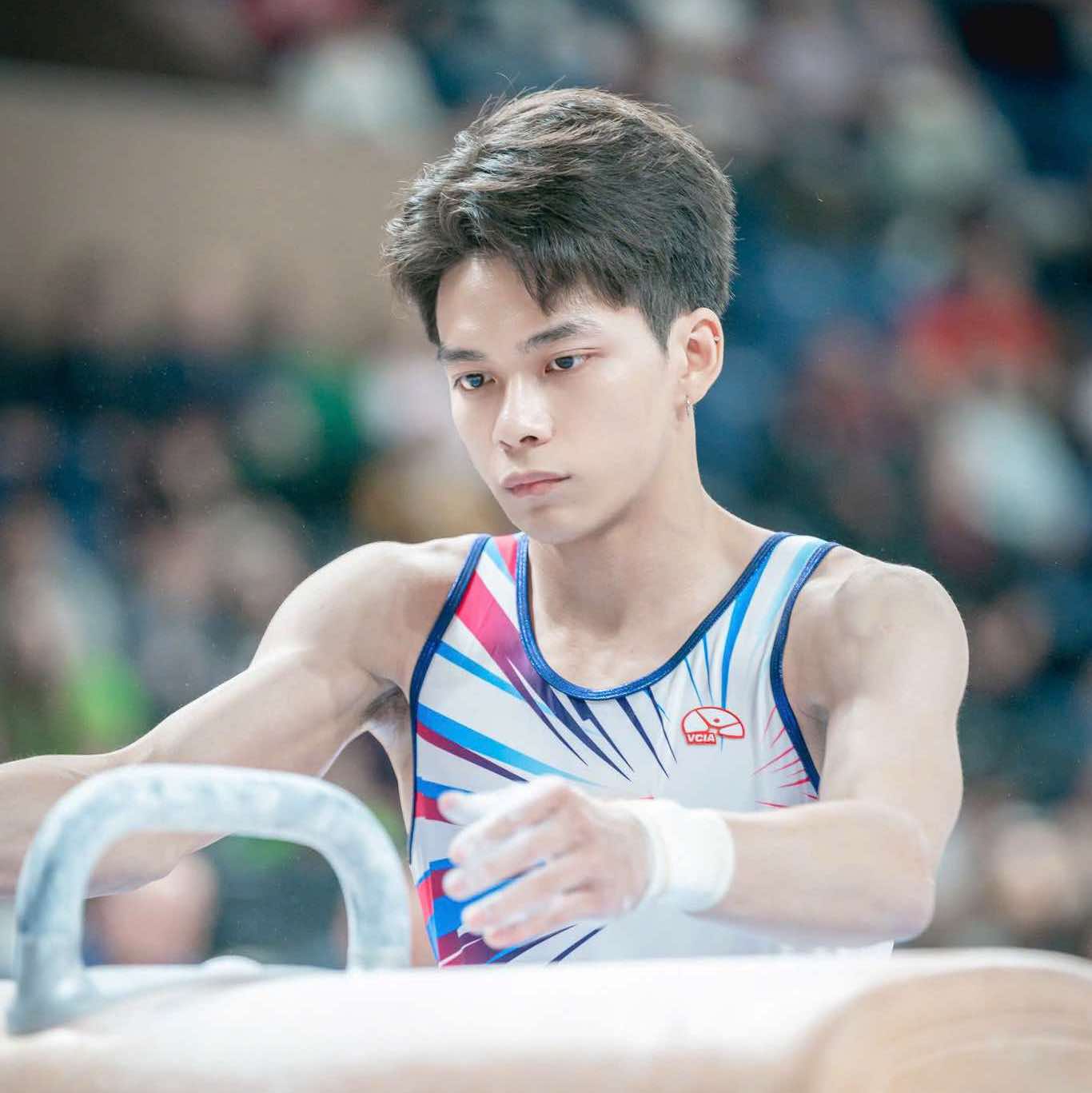 Cận 3 độ vẫn không đeo kính khi thi đấu, hot boy 10x điển trai gây sốt khi giành HCV SEA Games cho Việt Nam- Ảnh 4.