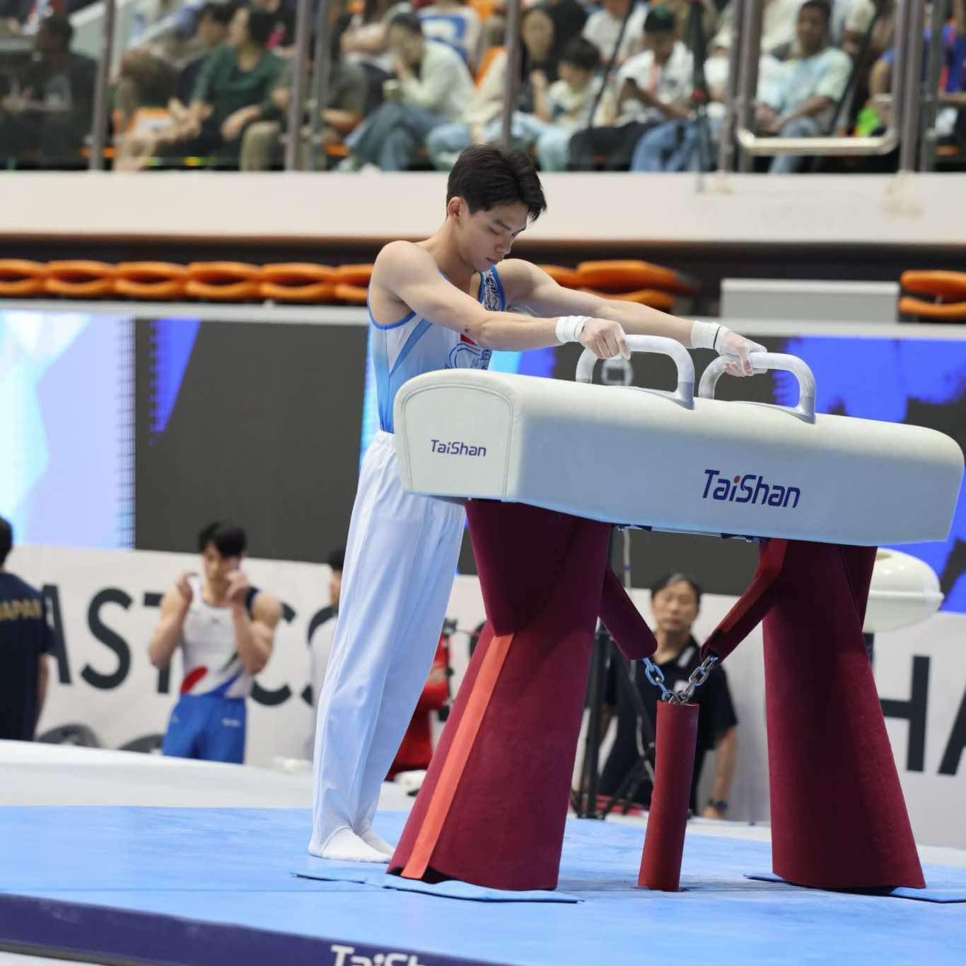 Cận 3 độ vẫn không đeo kính khi thi đấu, hot boy 10x điển trai gây sốt khi giành HCV SEA Games cho Việt Nam- Ảnh 6.