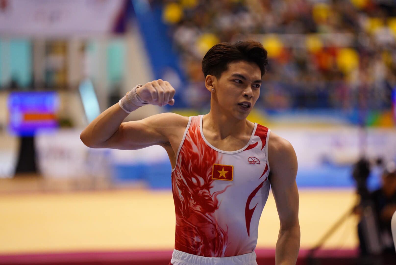 Cận 3 độ vẫn không đeo kính khi thi đấu, hot boy 10x điển trai gây sốt khi giành HCV SEA Games cho Việt Nam- Ảnh 7.