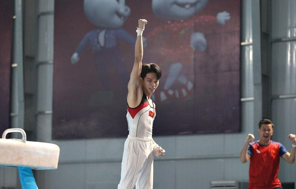 Cận 3 độ vẫn không đeo kính khi thi đấu, hot boy 10x điển trai gây sốt khi giành HCV SEA Games cho Việt Nam- Ảnh 8.