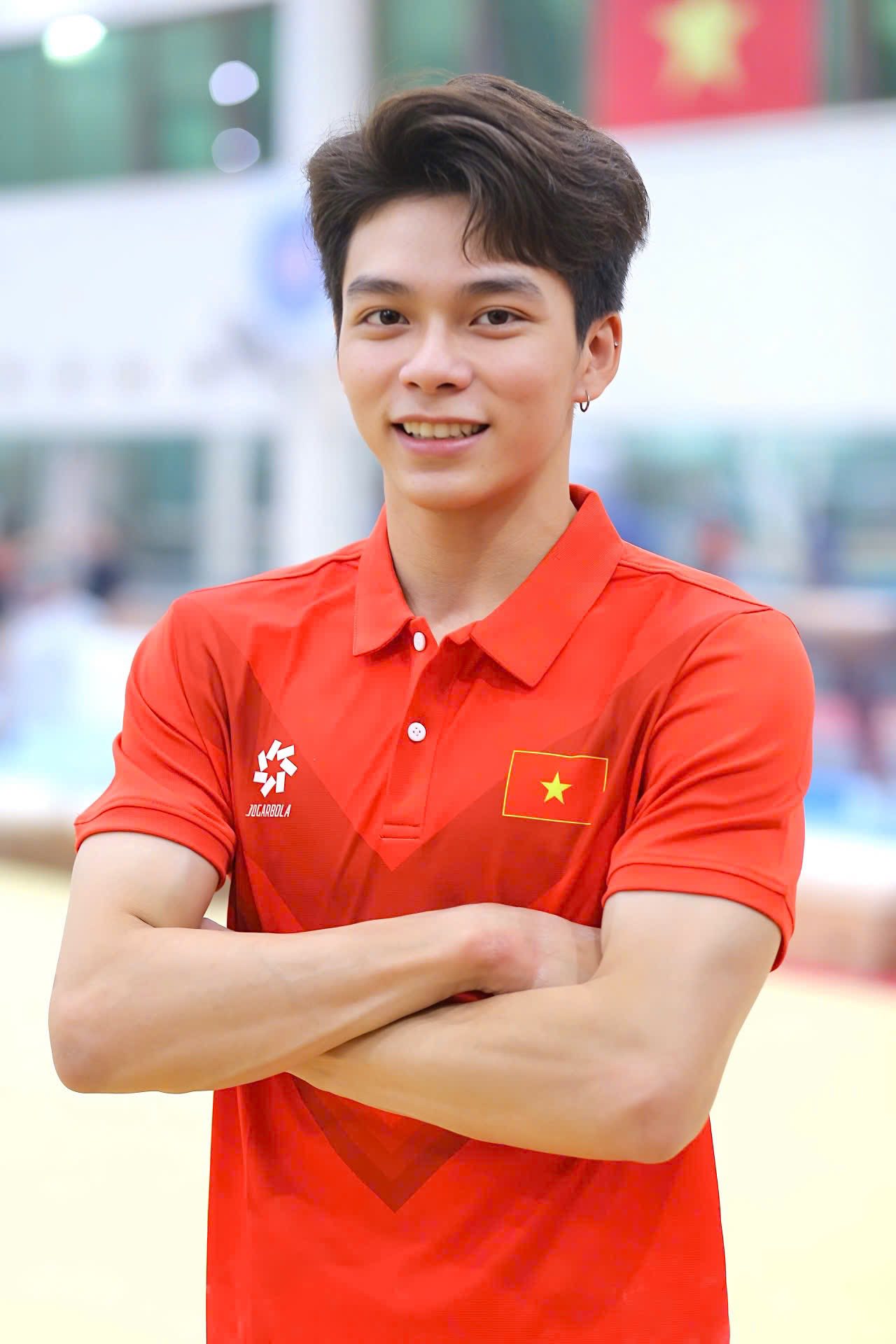 Cận 3 độ vẫn không đeo kính khi thi đấu, hot boy 10x điển trai gây sốt khi giành HCV SEA Games cho Việt Nam- Ảnh 9.