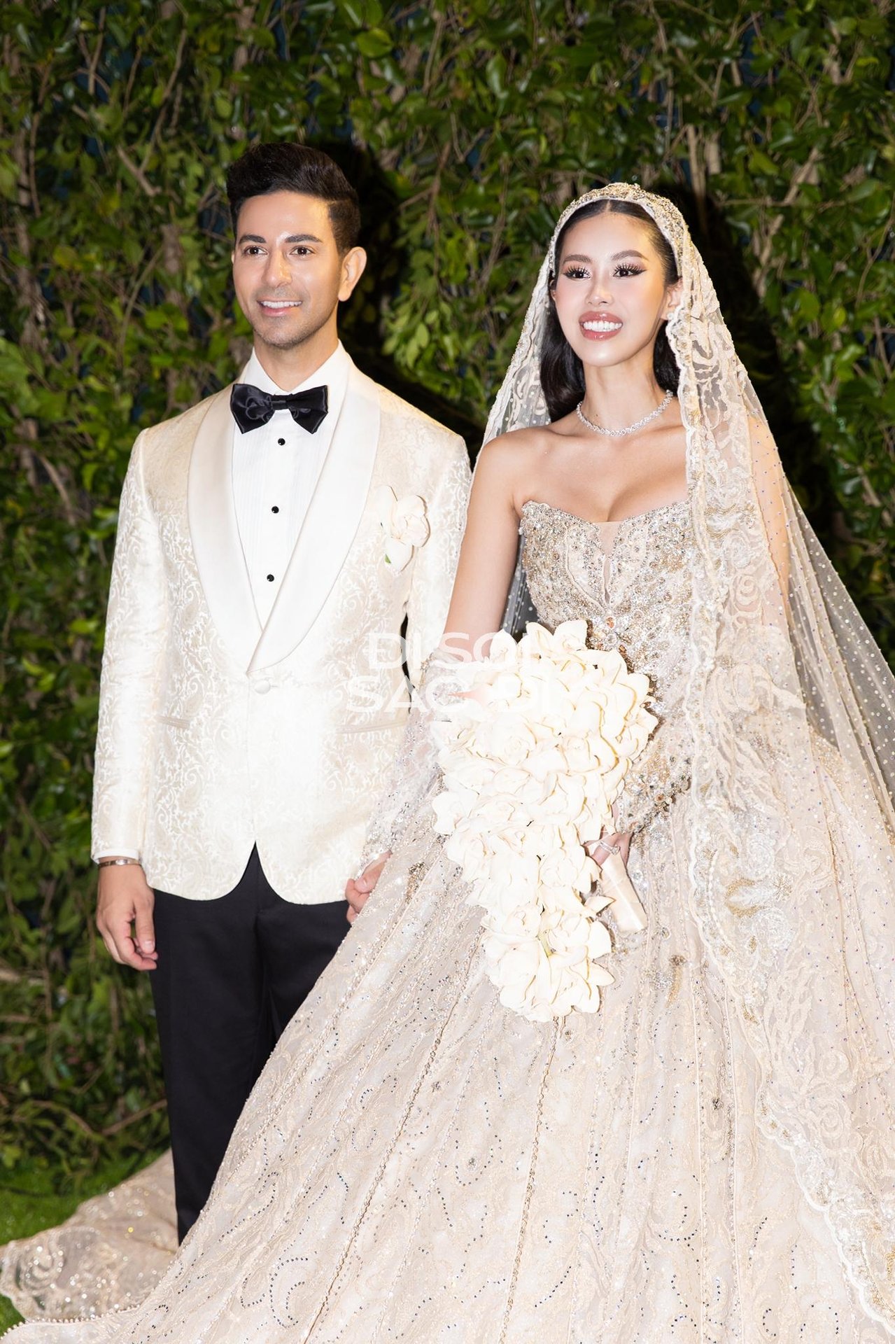 Nghi lễ đạp vỡ ly thuỷ tinh kỳ lạ trong đám cưới lần 2 của con gái tỷ phú Johnathan Hạnh Nguyễn- Ảnh 6.