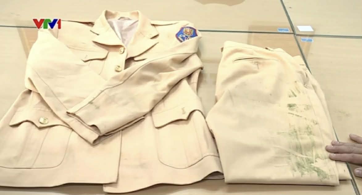 Đại úy CSGT kể khoảnh khắc bị người vi phạm đẩy vào đầu xe tải: Trước đó còn nhắc đối tượng đi gọn vào- Ảnh 2.