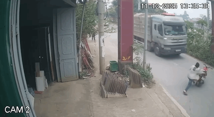 Đại úy CSGT kể khoảnh khắc bị người vi phạm đẩy vào đầu xe tải: Trước đó còn nhắc đối tượng đi gọn vào- Ảnh 4.