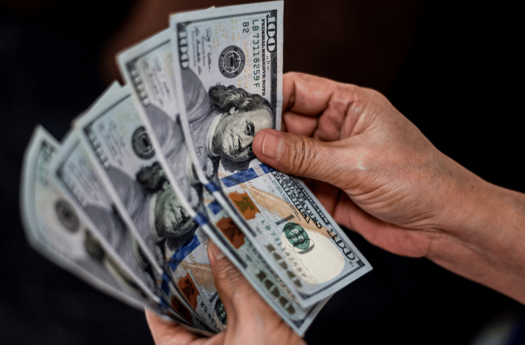 Đồng USD lao dốc mạnh nhất từ năm 2017: Áp lực gia tăng sau khi Fed cắt giảm lãi suất