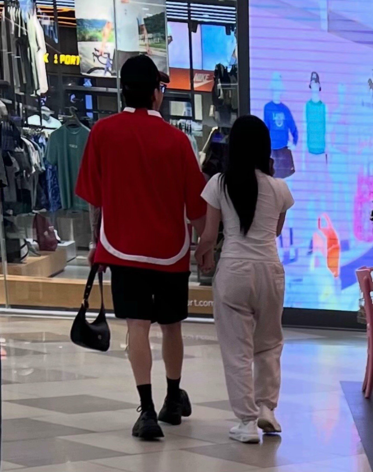 Orange công khai bạn trai