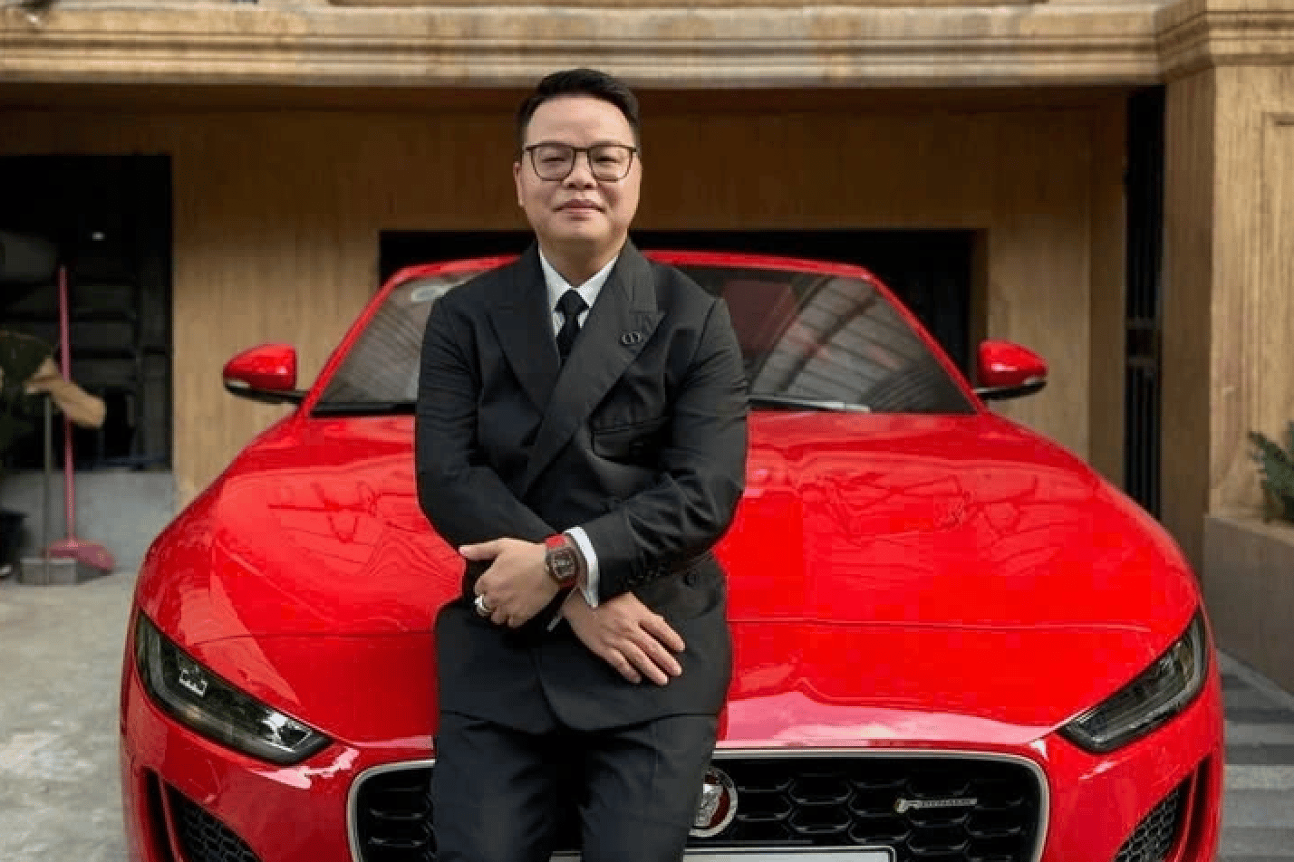 Lê Khắc Ngọ bị dẫn độ về Việt Nam trong vụ lừa đảo ngọai hối lớn - Ảnh 1.