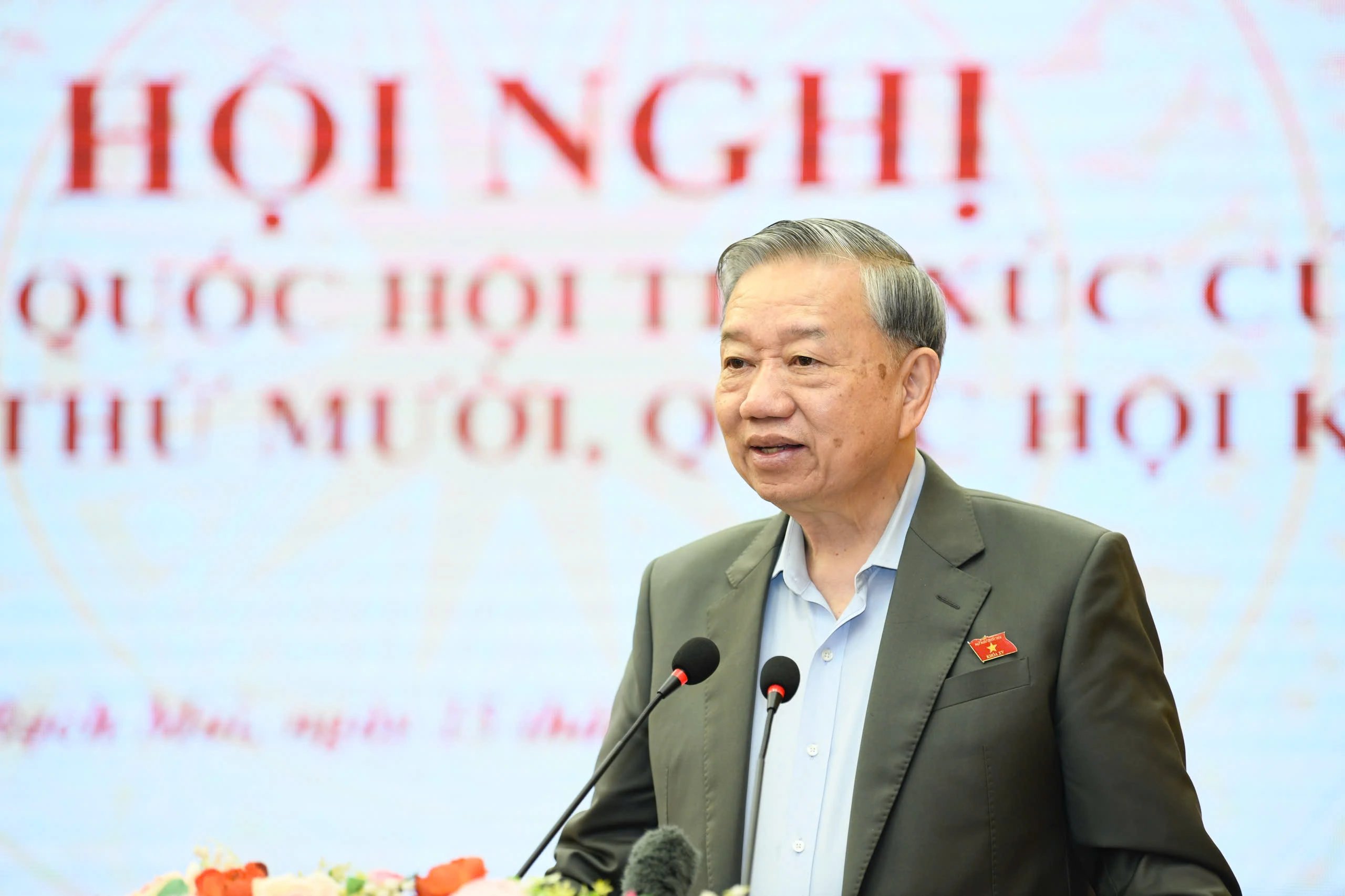 Miễn học phí nhưng nhà trường 'liên kết' rồi thu thêm vài triệu: Bao giờ hết cảnh? - Ảnh 1.