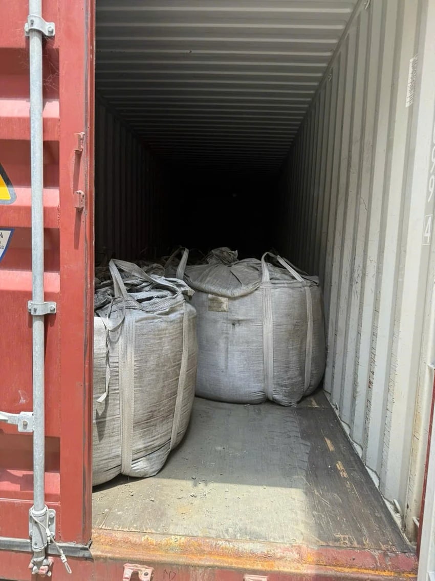 chieu-ho-bien-650-tan-quang-dong-thanh-xi-da-kim-de-xuat-sang-trung-quoc (11).jpg