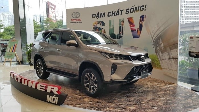 Dồn Ford Everest vào ‘thế khó’, giá lăn bánh Toyota Fortuner ở mức ‘rẻ như rau’ cuối tháng 12/2025 ảnh 2