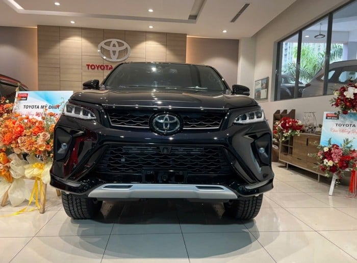 Dồn Ford Everest vào ‘thế khó’, giá lăn bánh Toyota Fortuner ở mức ‘rẻ như rau’ cuối tháng 12/2025 ảnh 3