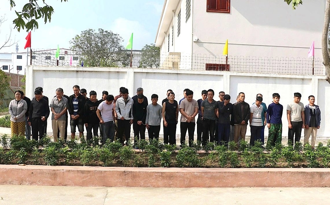 pha duong day mua ban vu khi quy mo dac biet lon, bat giu 42 doi tuong hinh anh 1