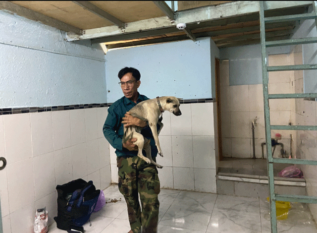 Xot-xa-ve-hoan-canh-nguoi-dan-ong-dat-chu-cho-di-bo-xin-viec-o-tphcm-vo-bo-di-khi-con-moi-4-tuoi-4