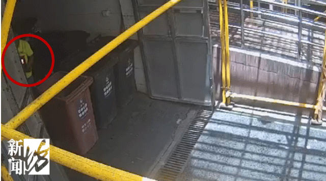 Me-hoang-hot-khi-con-gai-vut-nham-chiec-hop-cu-ben-trong-chua-trang-suc-va-vang-tri-gia-gan-2-ty-3