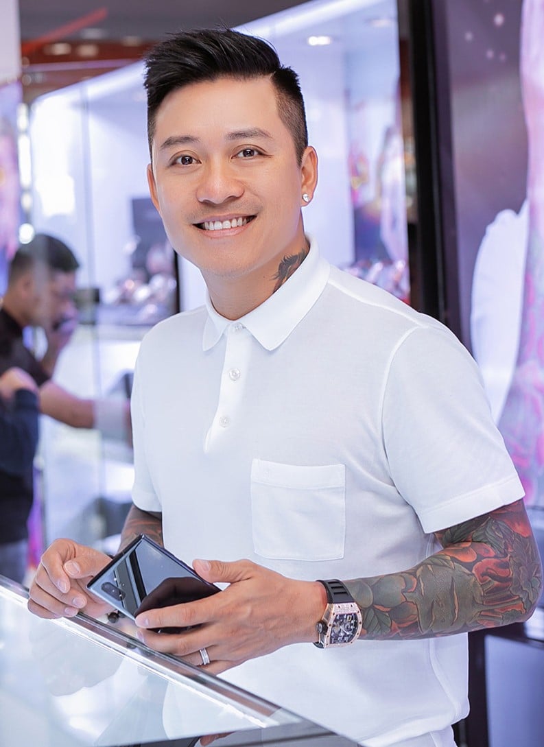 Ca sĩ Tuấn Hưng khuyên chân tình các ca sĩ trẻ không nên lạm dụng cover để mong nổi tiếng