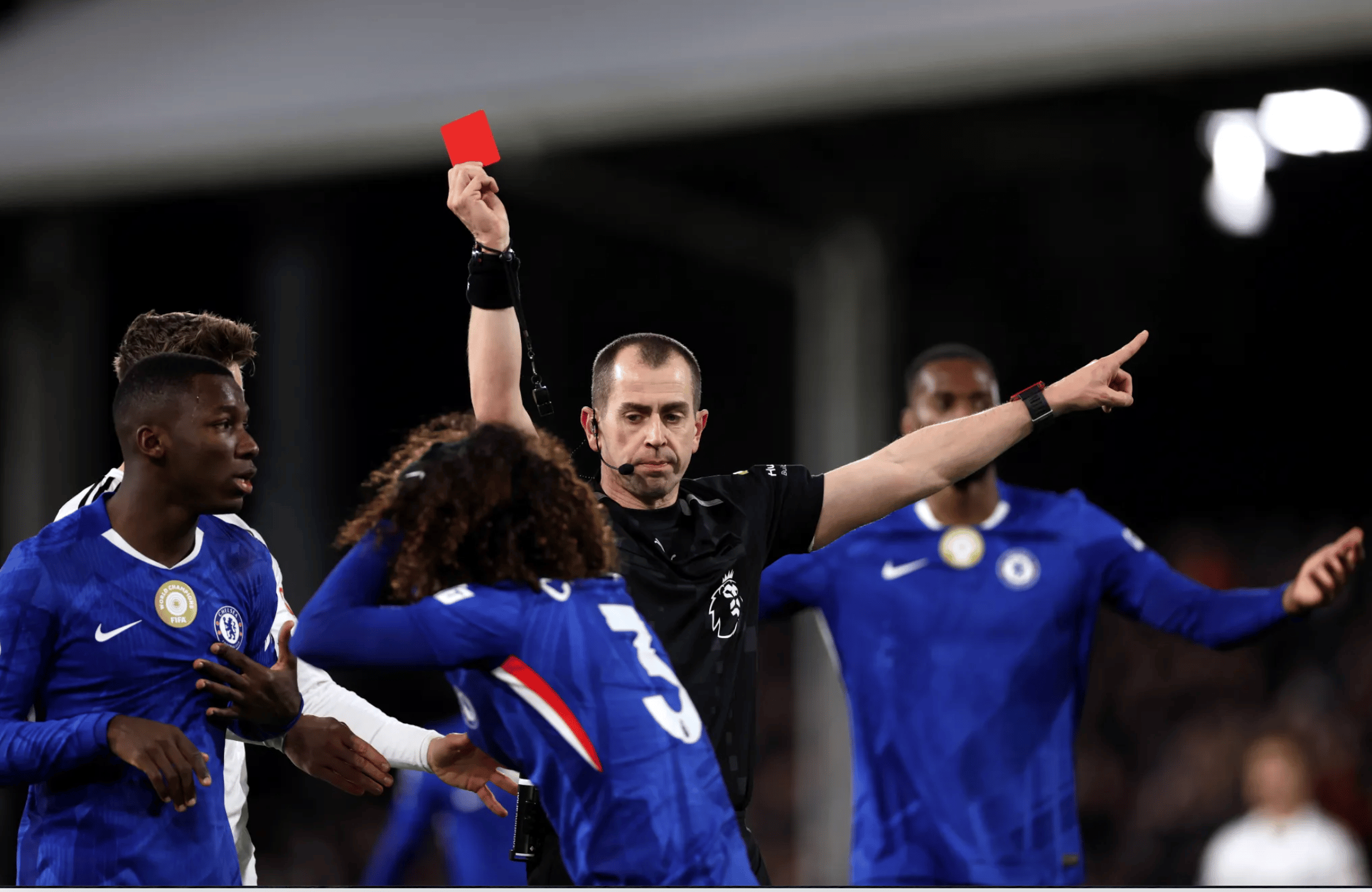 Fulham thắng derby London, Chelsea chìm sâu trong thất vọng - Ảnh 2.