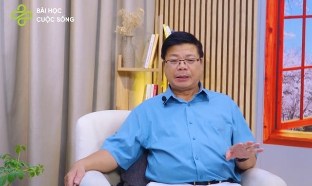 nguoi-dan-ong-phat-hien-con-khong-cung-huyet-thong-2