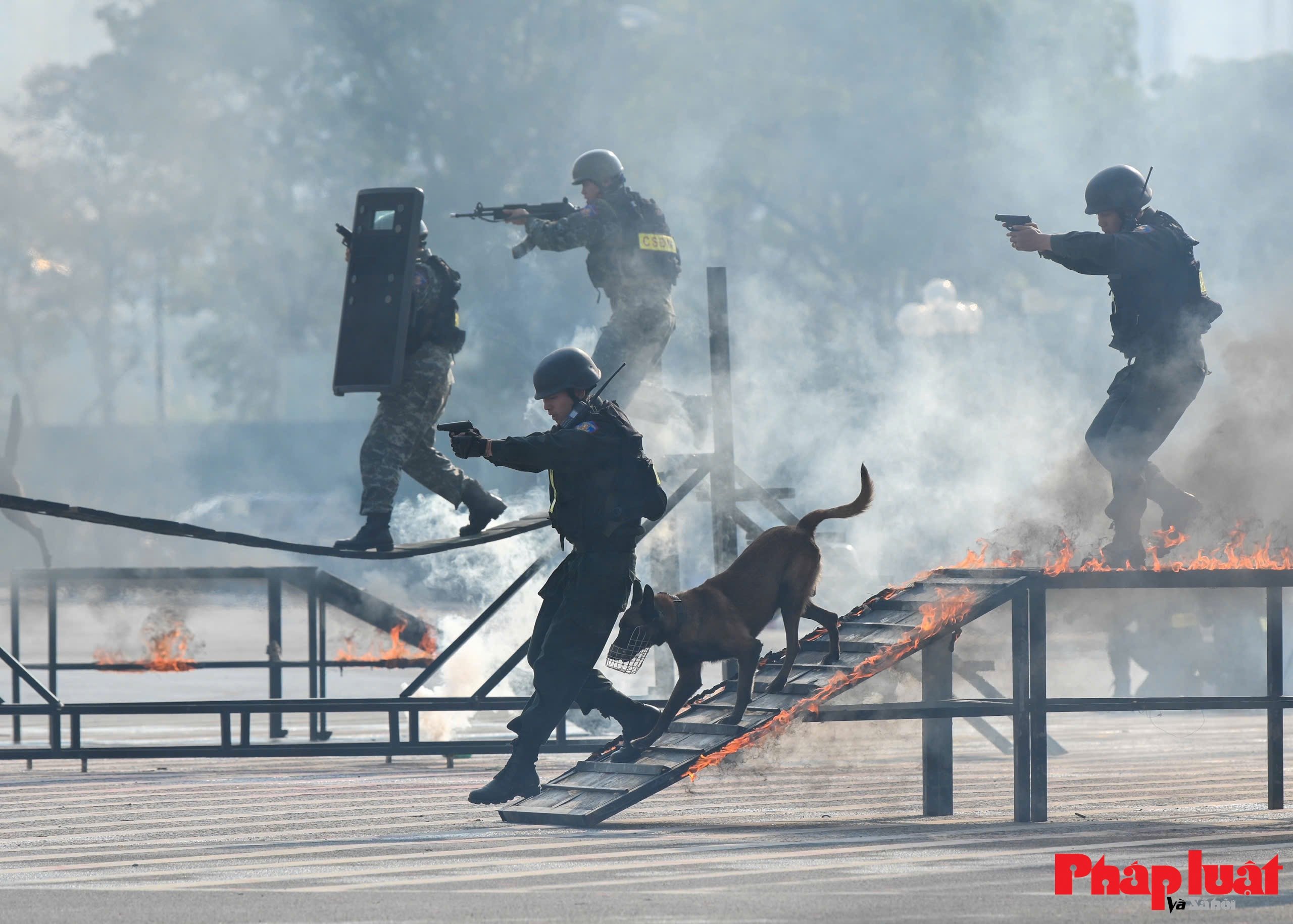 Toàn cảnh lực lượng Công an xuất quân bảo đảm an ninh Đại hội XIV của Đảng