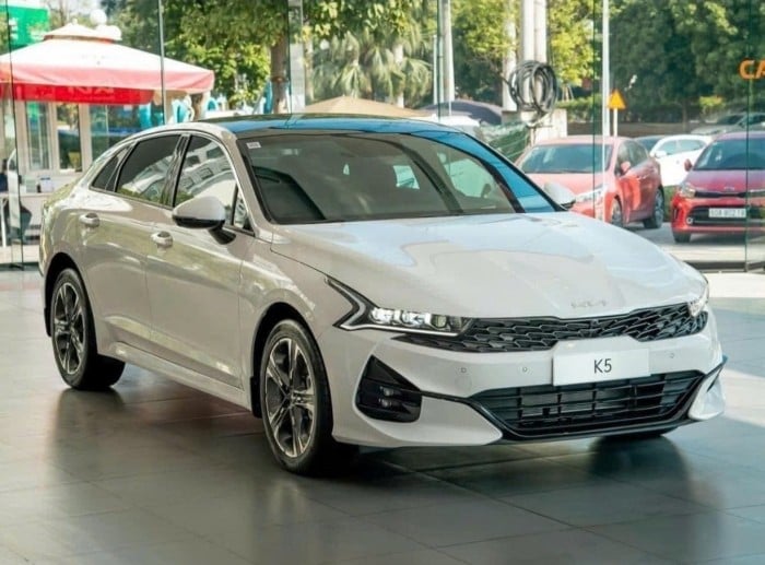 Toyota Camry coi chừng, Kia K5 đang có giá lăn bánh rất rẻ nhờ hưởng ưu đãi khủng đầu tháng 1/2026 ảnh 3