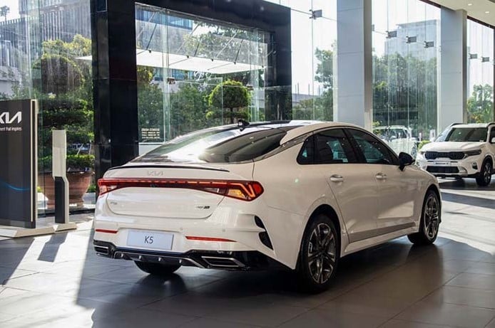 Toyota Camry coi chừng, Kia K5 đang có giá lăn bánh rất rẻ nhờ hưởng ưu đãi khủng đầu tháng 1/2026 ảnh 4